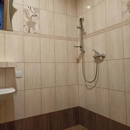 Irena Naruszewicz Gospodarstwo agroturystyczne Huta Szklana (Czarnkow-Trzcianka)